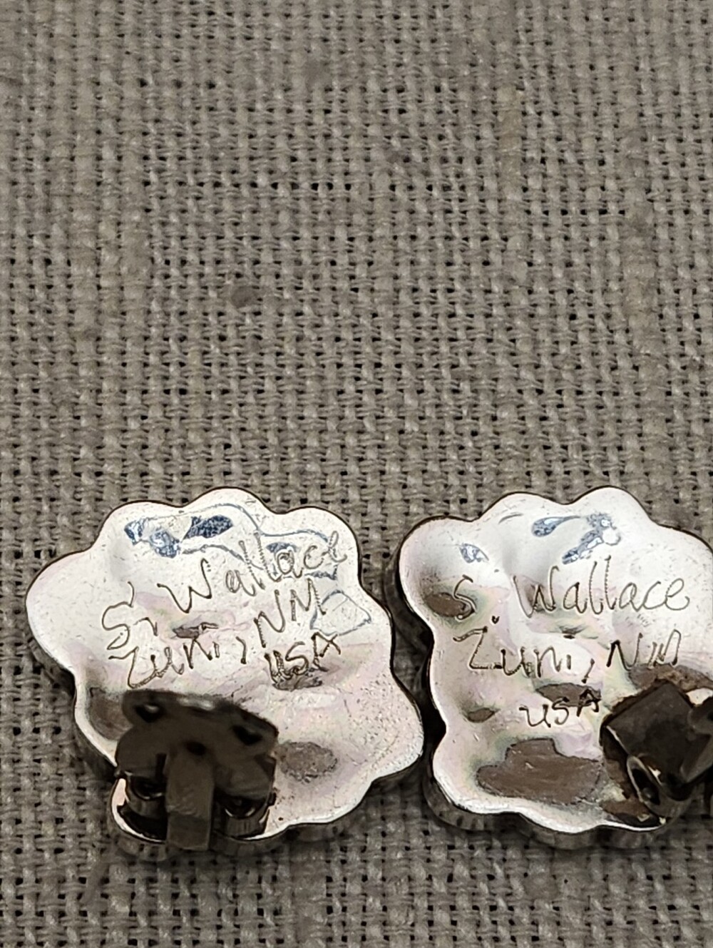 Vintage Signed Sonny Wallace Zuni Mother of Pearl Poppy Clip Earrings - Picture 7 of 11